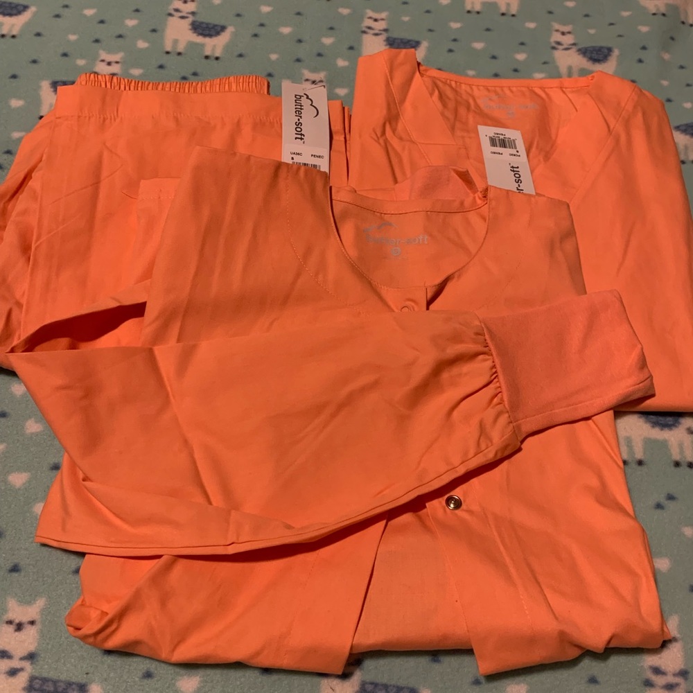 Scrub sets - Picture 4 of 8